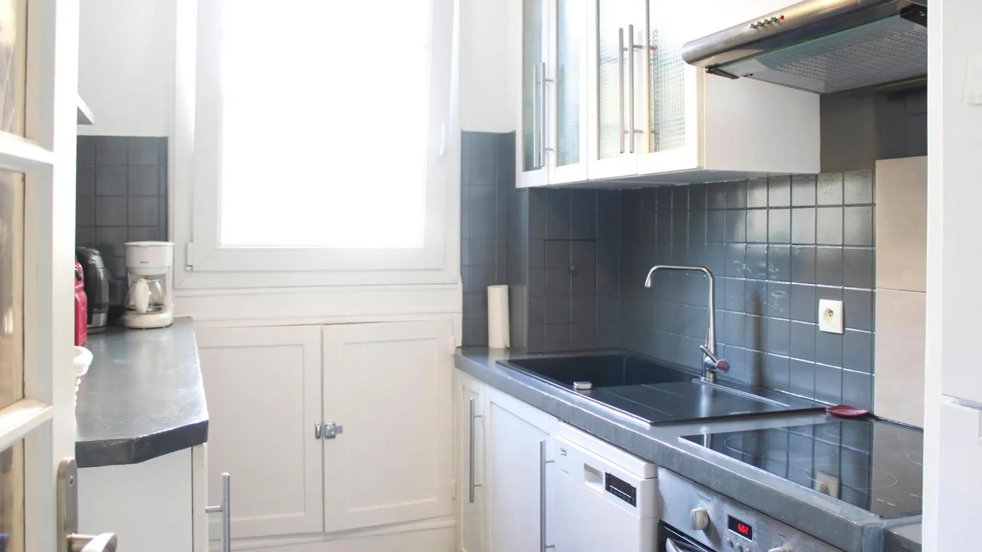Apartment Spacious Family Nest Facing Square Des Epinette Paris France