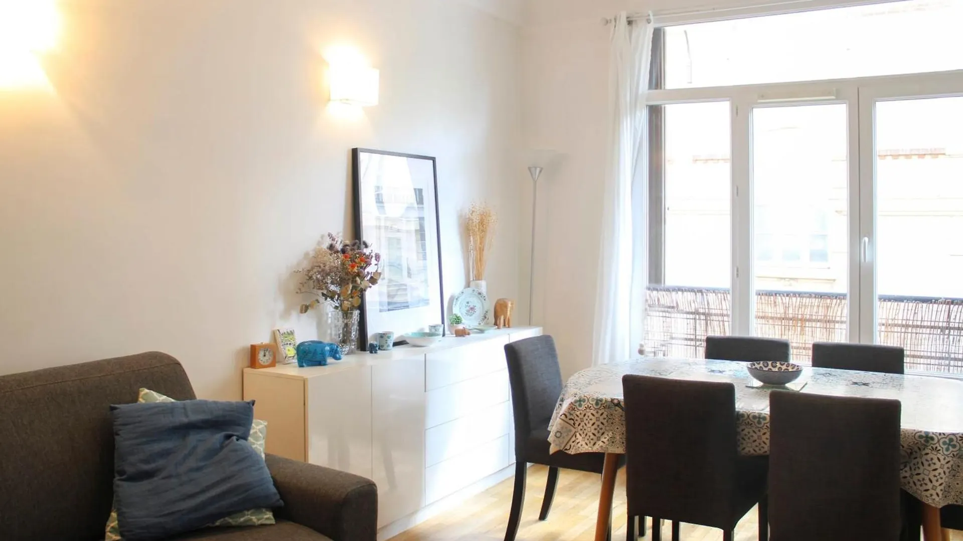 Spacious Family Nest Facing Square Des Epinette Paris 0*,  France