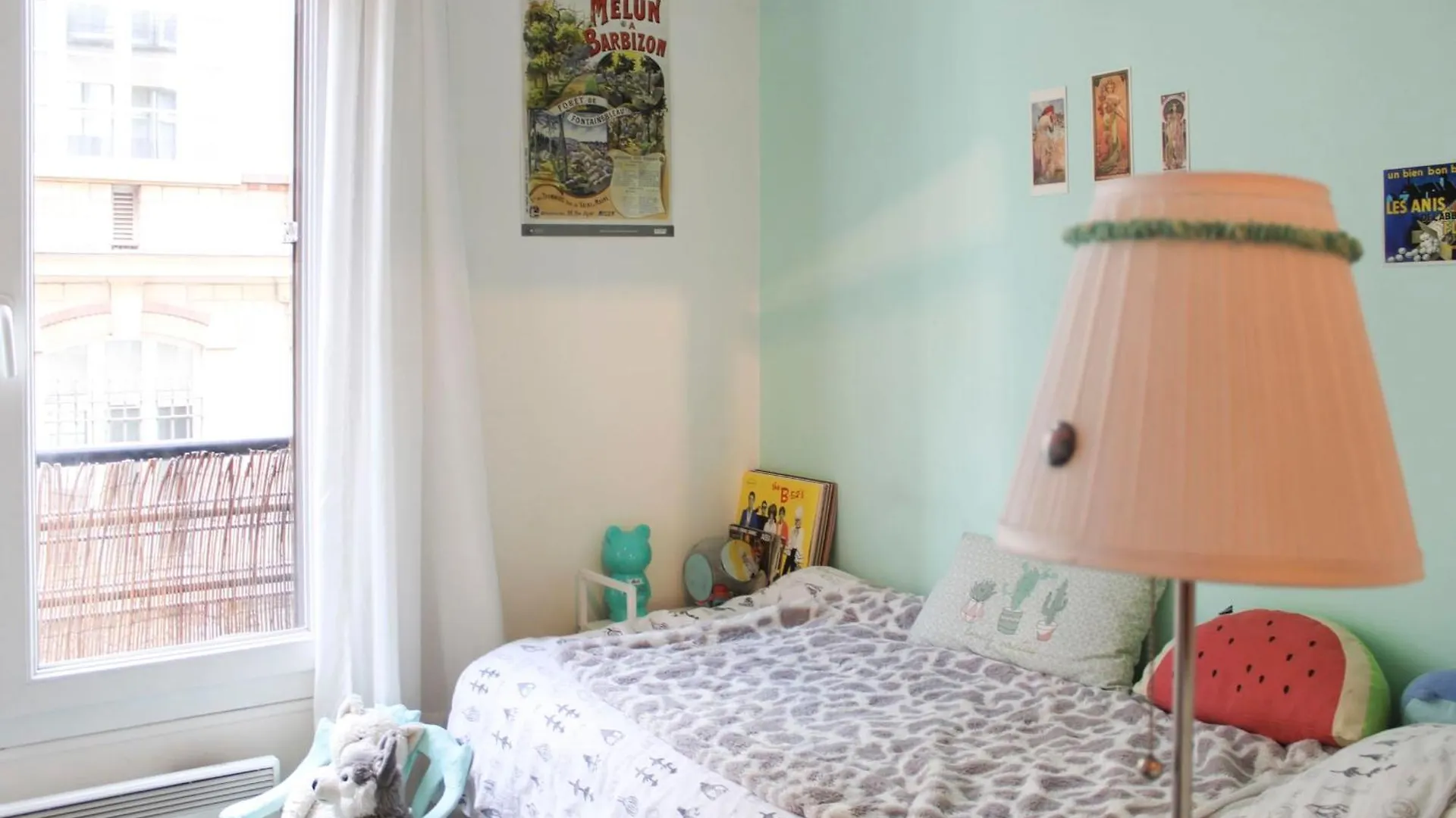 Spacious Family Nest Facing Square Des Epinette Paris 0*,
