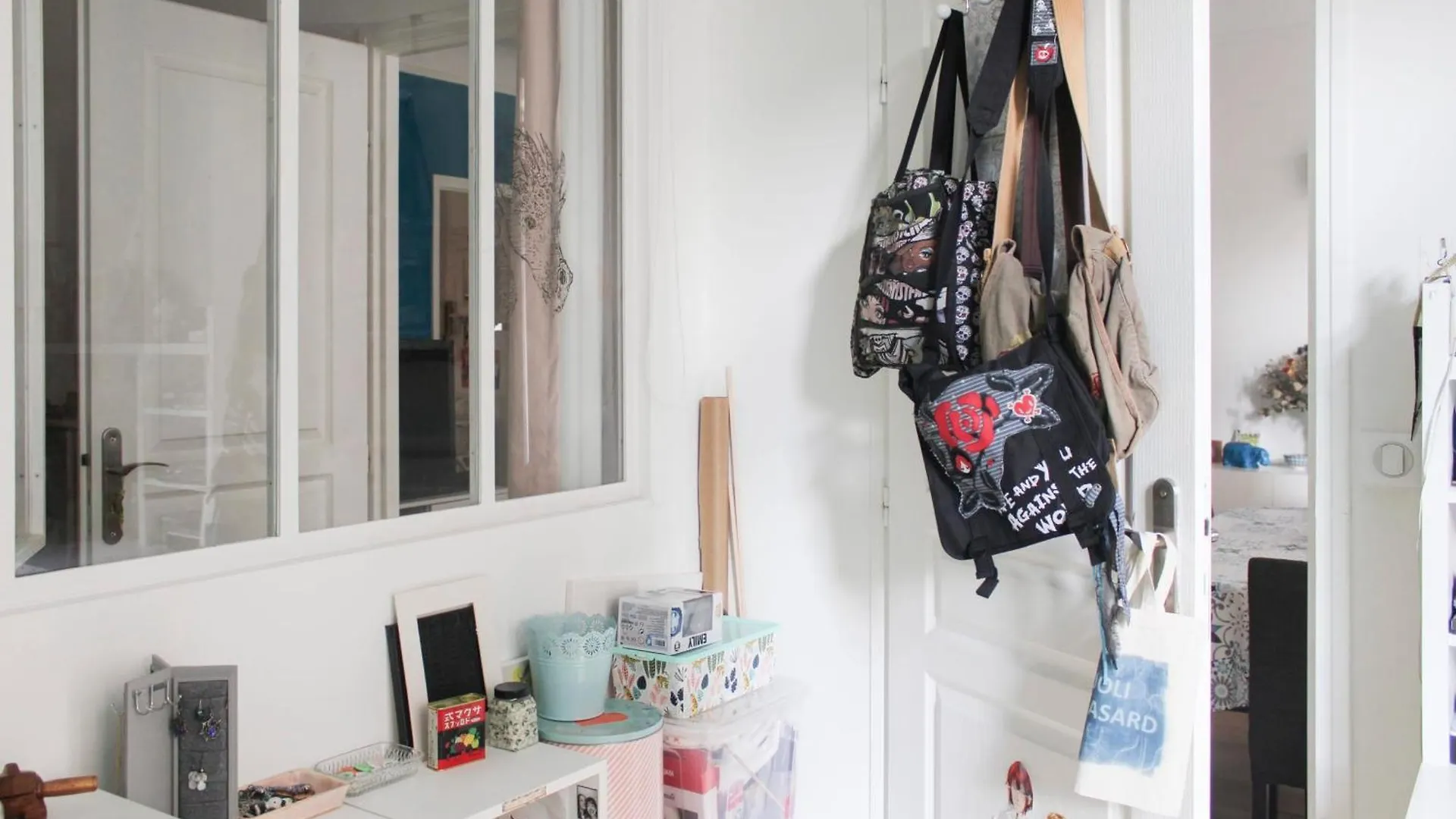 Spacious Family Nest Facing Square Des Epinette Paris Apartment