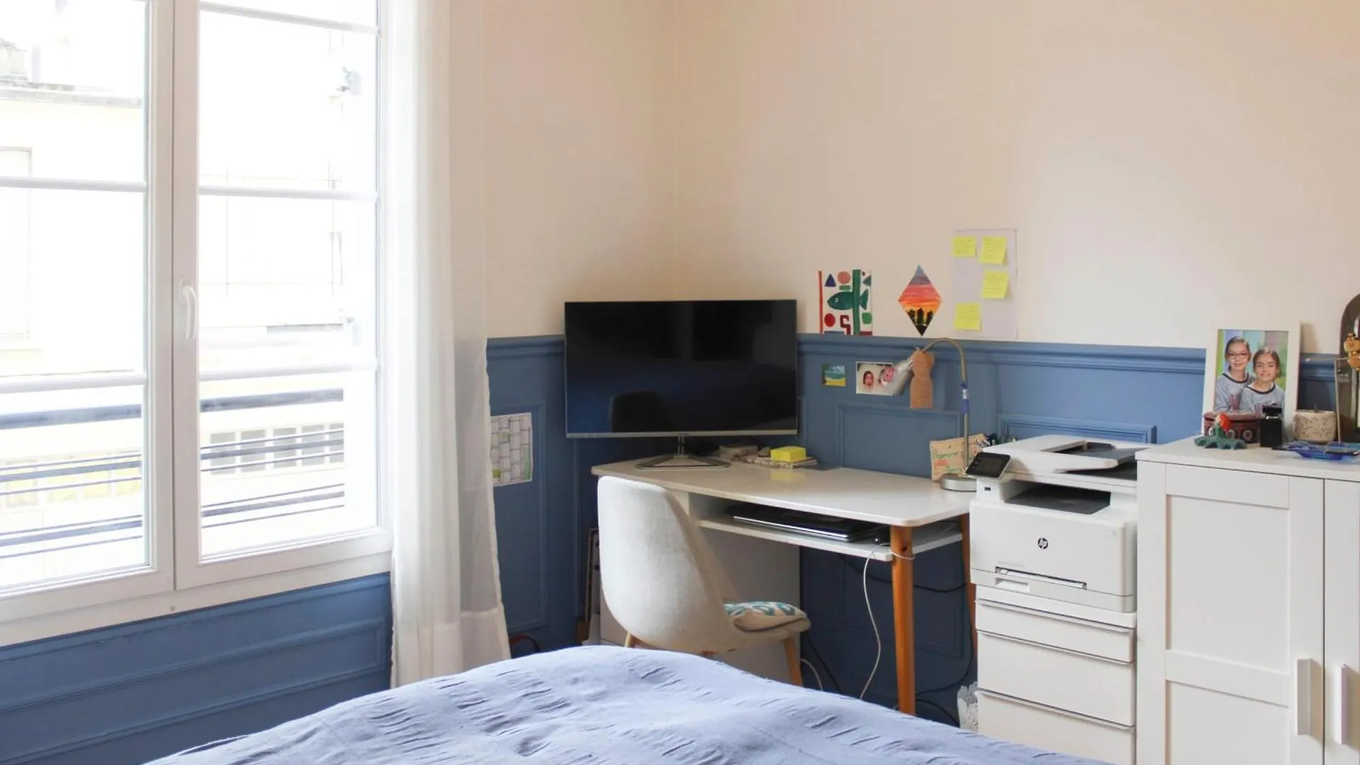 Spacious Family Nest Facing Square Des Epinette Paris France