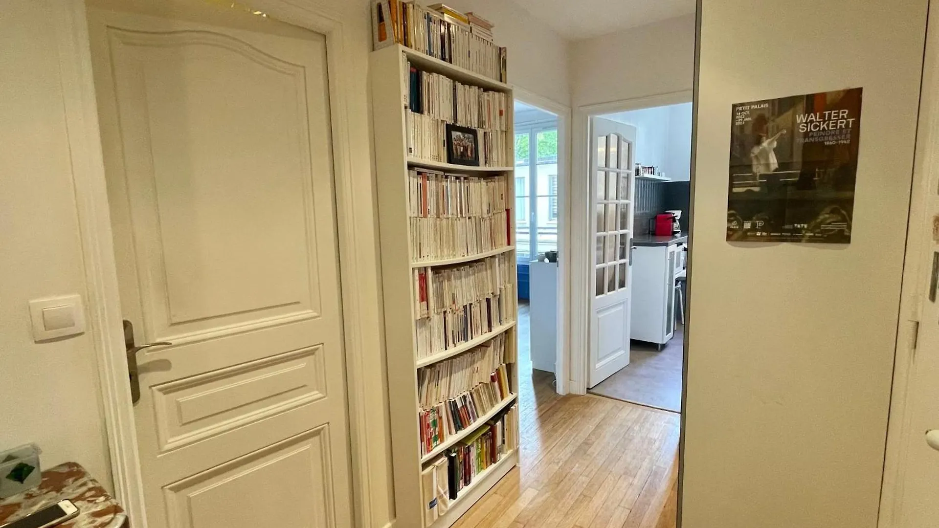 Spacious Family Nest Facing Square Des Epinette Paris Apartment